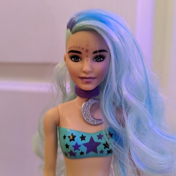 Barbie Color Reveal Mermaid with Moon necklace - Picture 2 of 3